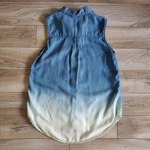 Beach Lunch Lounge Womens Top Size XS Ombre Denim Sleeveless Shirt Button Up - Picture 2 of 12